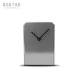 asztalióra-óra-quartz-kvarc-csendes-halk-fém-rozsdamentes-acél-modern-design-dizájn-minimal-lakberendezés-kézzel-készített-handmade-barthahandmade